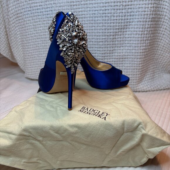 Badgley Mischka Kiara peep-toe platform pumps - Picture 2 of 4